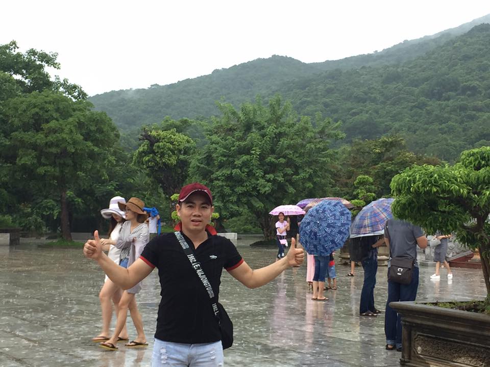 Ảnh bìa của Nguyễn Quốc Trinh