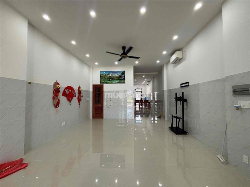 Cho thuê nhà ở kinh doanh mới 4 phòng ngủ full nội thất có thang máy k