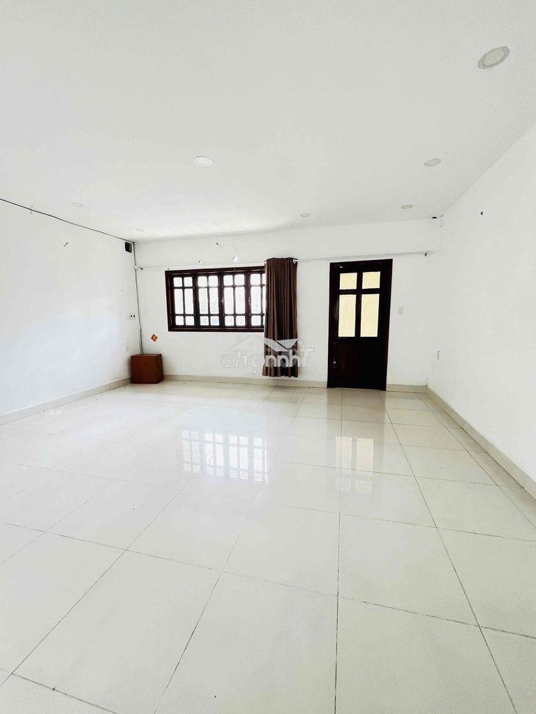 Cho thuê nhà rộng 6mx23m giá rẻ mặt tiền kinh doanh khu tên lửa