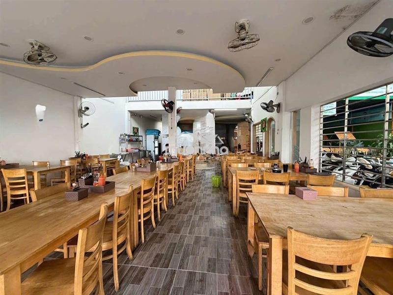 Cho thuê mbkd 8x30 mặt tiền 30/4 ngay ngã 3 nam sanh