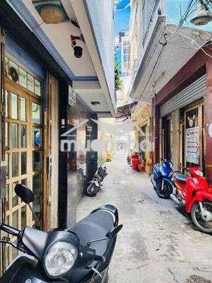 Nhà gần mặt tiền cô giang, quận 1. dt 25m2. 2 tầng hơn 3 tỷ