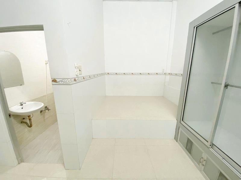 Chỉ với 1ty080triệu sở hữu ngay căn nhà đường oto ở bà điểm 5 hóc môn dt 54,6m2 sổ hồng riêng sẵn.