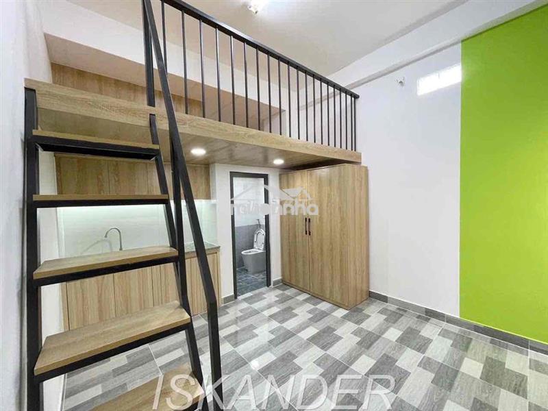 Duplex gác cao - phòng rộng có thang máy ngay vòng xoay lạc long quân🔥