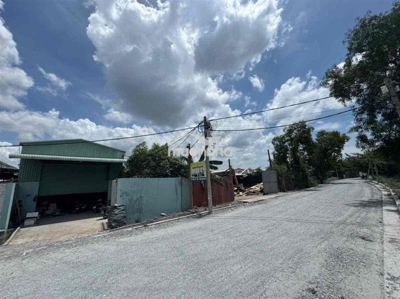 Cho thuê kho 700m² + 5 phòng máy lạnh + camera sẵn + xe tải 10 tấn vào