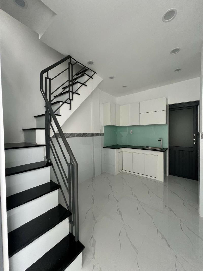 Bán nhà 30m² sử dụng - 2 tầng - hẻm thông ra đường lớn kha vạn cân - sát cạnh chợ thủ đức - 2