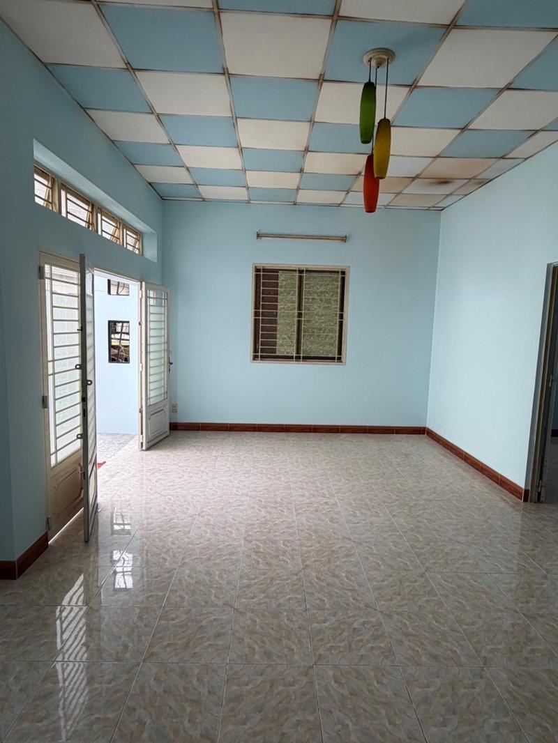 Tìm đâu ra nhà ngang 6m khu đại học? - 60m2 sẵn lầu đúc - bán chia tài sản
