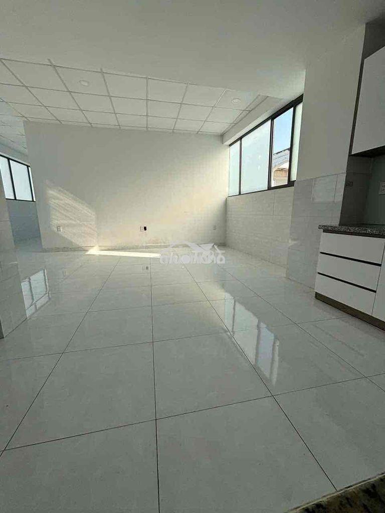 Cho thuê 2pn 100m2 không giới hạn người ở kế bên địa học văn lang