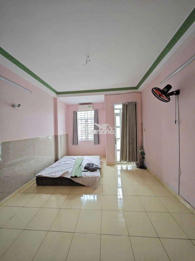 Phòng ban công đẹp - full nội thất - xe hơi tới nhà