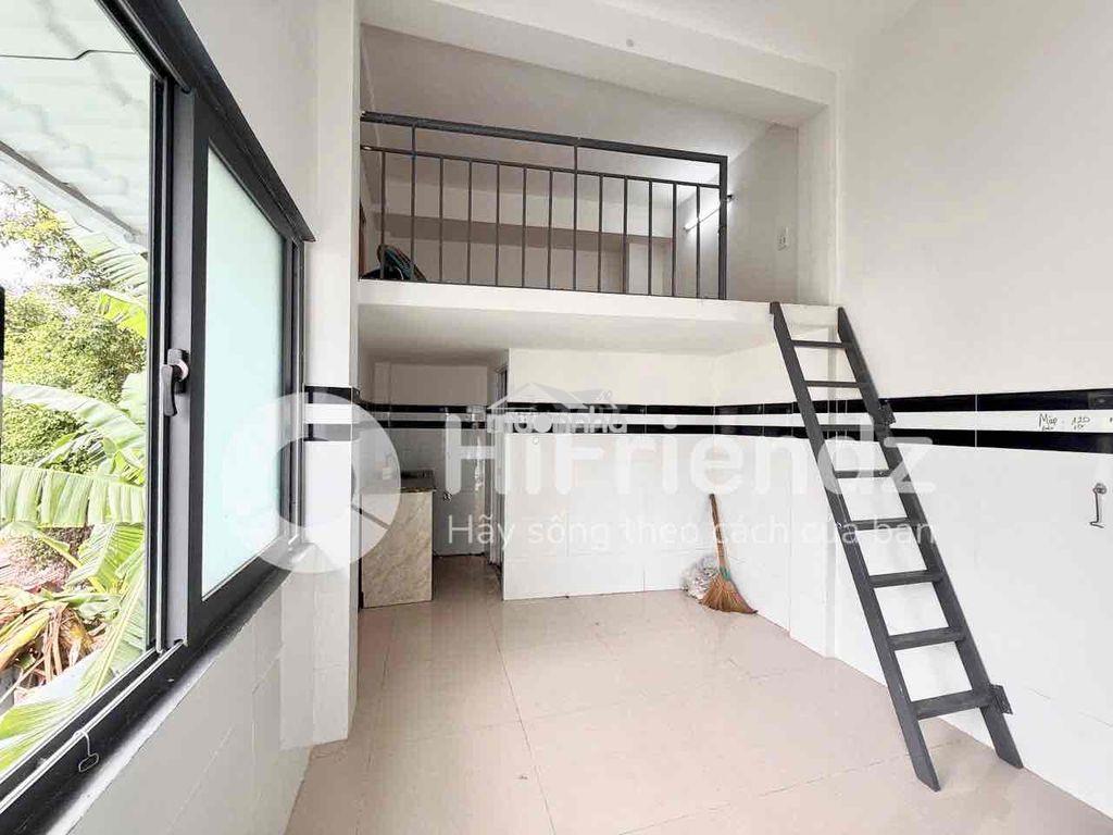 Cho thuê phòng gác cao có ban công, cửa sổ trời - gần ngã 4 bốn xã - 2