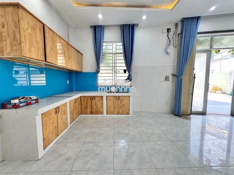 Nhà mặt tiền thuận tiện kinh doanh đường số 11 - p. bình trưng tây