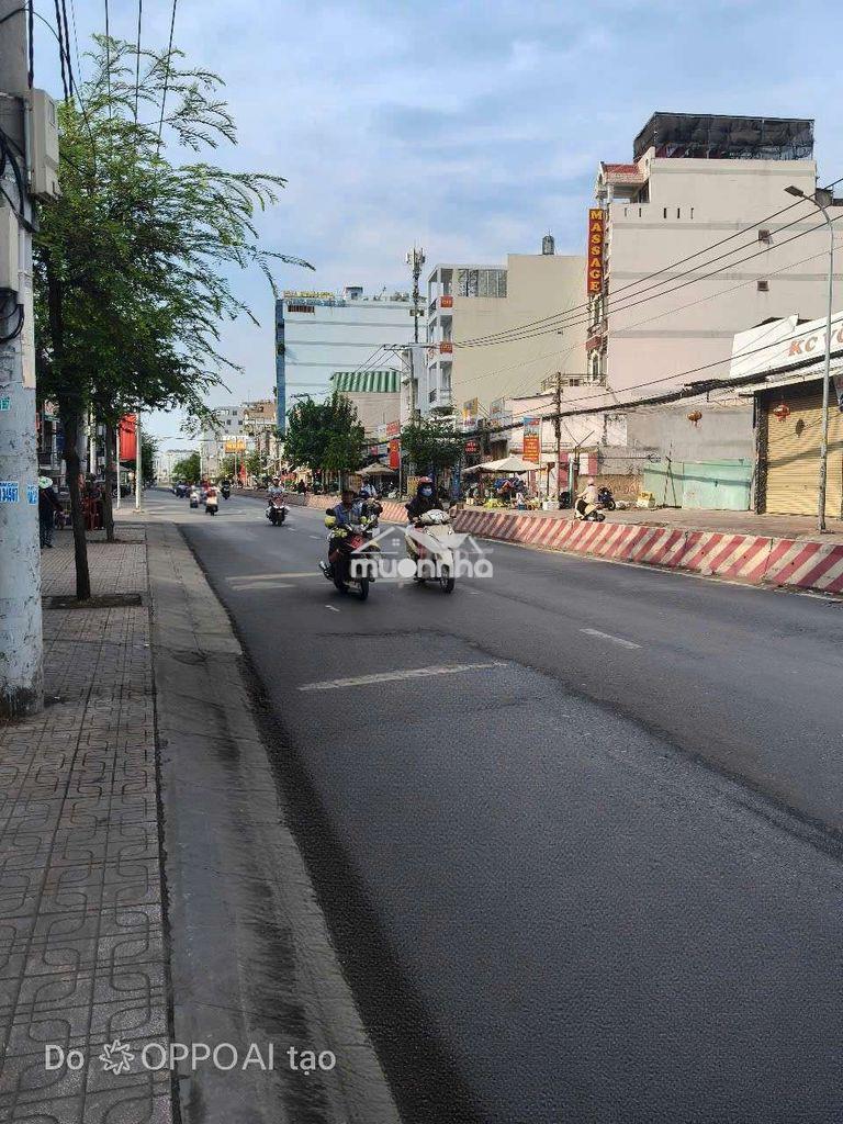 Chị lan rao bán nhà mặt tiền, chỉ 5,4 tỷ gần lâm văn bền, quận 7