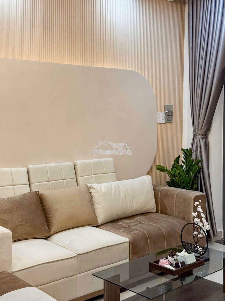 Xvnt - giáp q.1 - 60m2 - ngang 4.5m nở hậu 7m - 4pn - hơn 5tỷ.. - 2