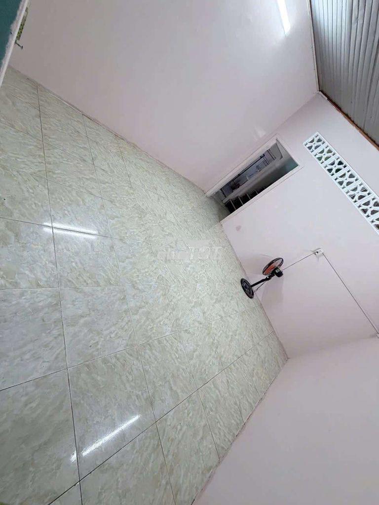 Cho thuê nhà nguyễn văn nghi, p7, gò vấp  2pn, wc.