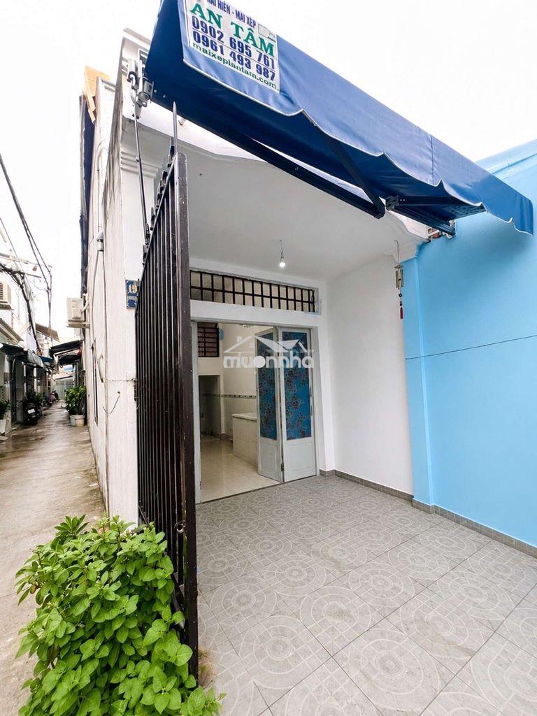 Chỉ hơn 3 tỉ, nhà shr, nhà góc 2mt hiếm, gần chợ phú xuân,