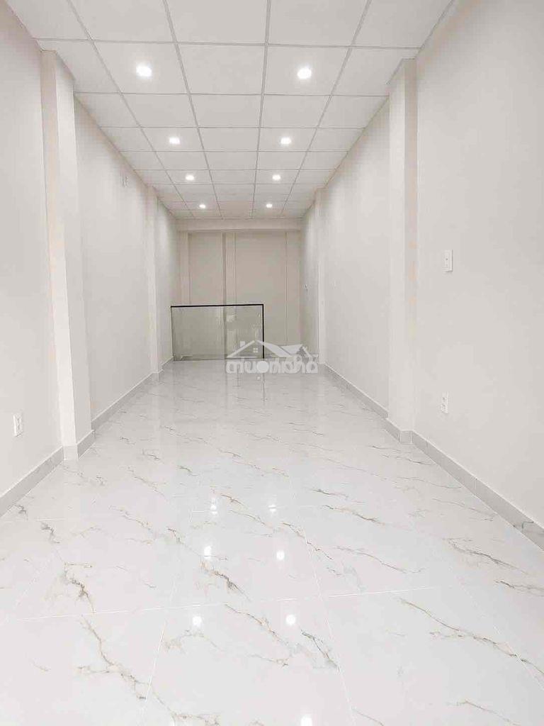 Nhà mới nguyên căn mt đội cung