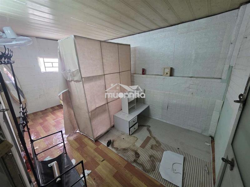 Phòng riêng biệt cho nữ hẻm ôtô cách mạng tháng 8