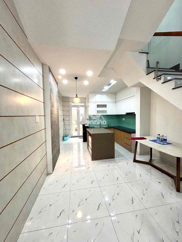 Bán nhà gần đầm sen - 3 tầng kiên cố - chỉ hơn 7 tỷ - 3