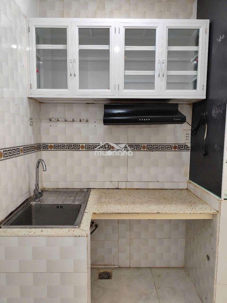 🏠🏠 Cho thuê nhà hẻm hồ thị kỷ gần hùng vương, q10
🍀 - 3