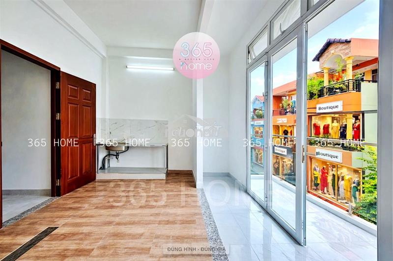 Mới 100% sạch đẹp / phòng ban công + máy lạnh