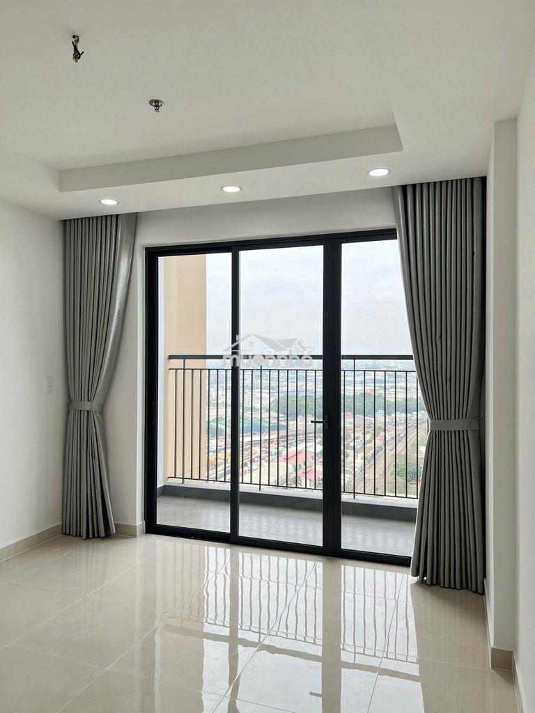 Bán phú đông sky garden view đẹp, rộng 2pn 3.5 tỷ đã có sổ, căn góc