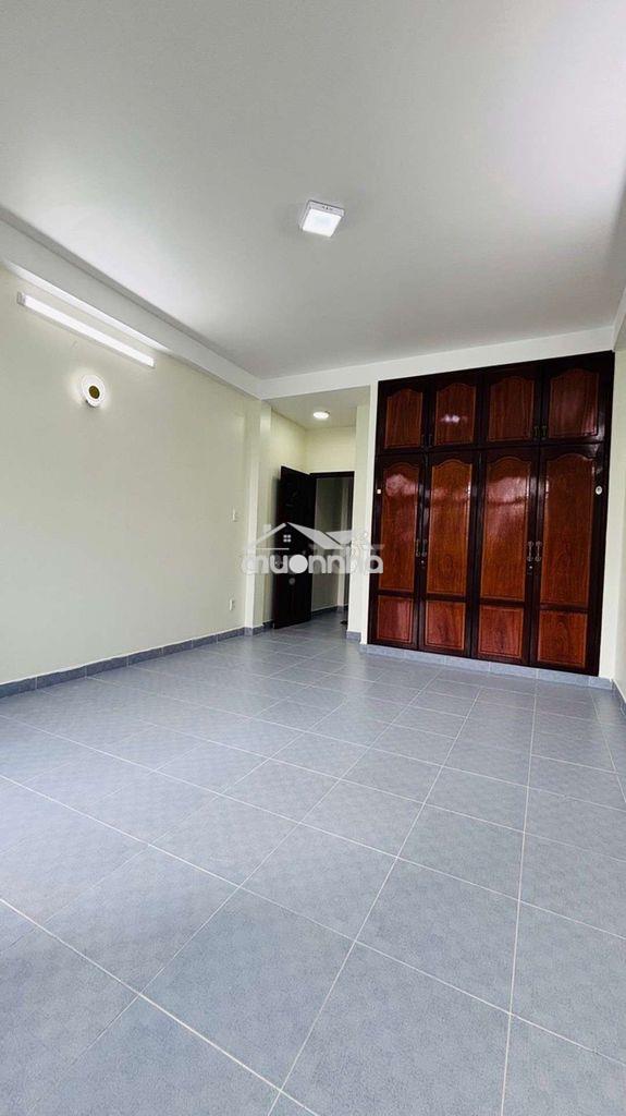 Cho thuê nhà nguyên căn đường nguyễn tất thành, quận 4 - 3