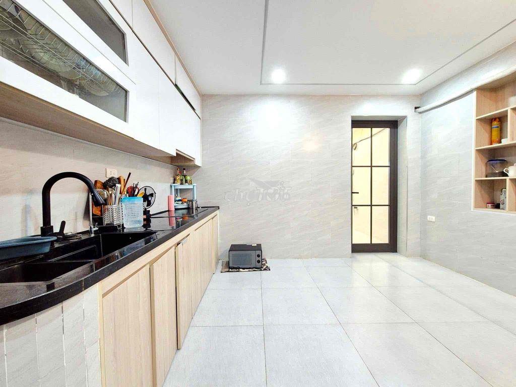 Căn tập thể, sổ hồng tầng 1 mặt phố 8/3-2 thoáng-80m;3n;2vs-hơn 5 tỷ - 2