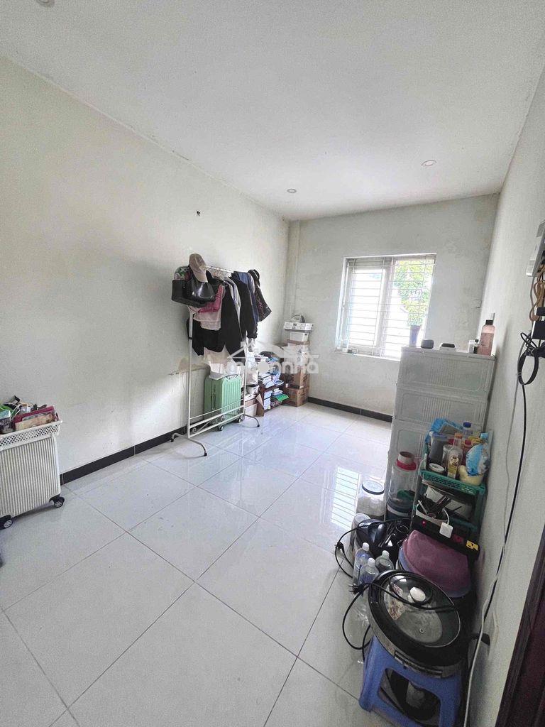 Cho thuê phòng bến bình đông 2tr8