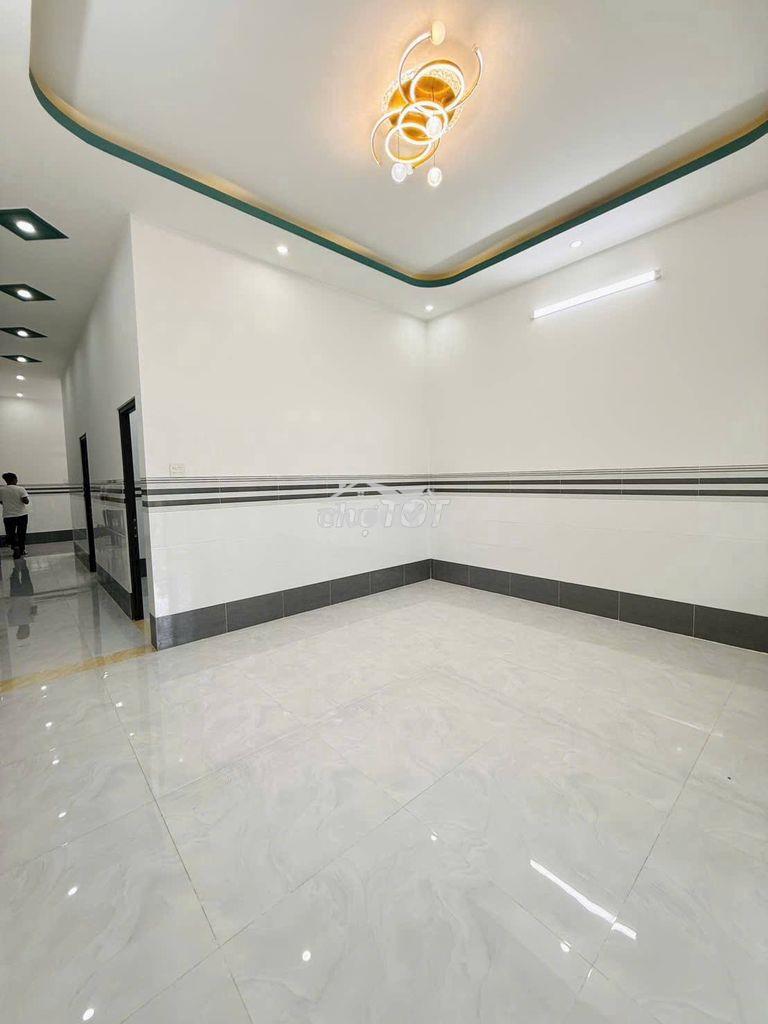 Bán gấp căn nhà mới gần bv xuyên á - củ chi, 105m2, giá 895 triệu, shr - 2