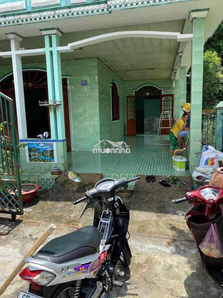Nhà ở nguyên căn,đường lớn xe hơi,hiệp an,thủ dầu một củ!