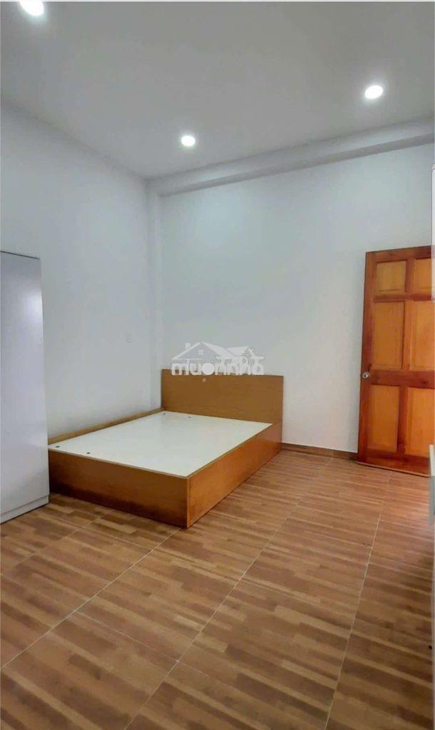 Phòng nội thất view sân thượng đh văn hiến vhu, vườn lài, lũy bán bích