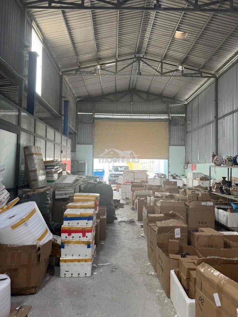 Cho thuê kho 700m² + 5 phòng máy lạnh + camera sẵn + xe tải 10 tấn vào - 4