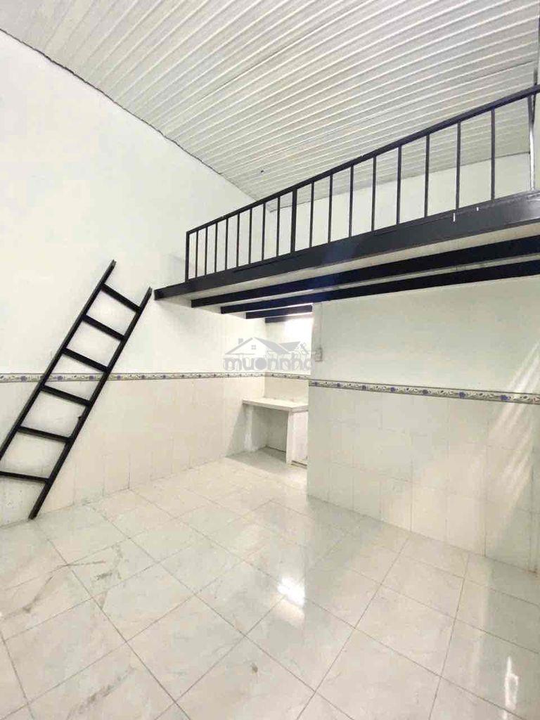 Phòng trọ gác cao cực thoáng nằm tại đường hàng tre quận 9