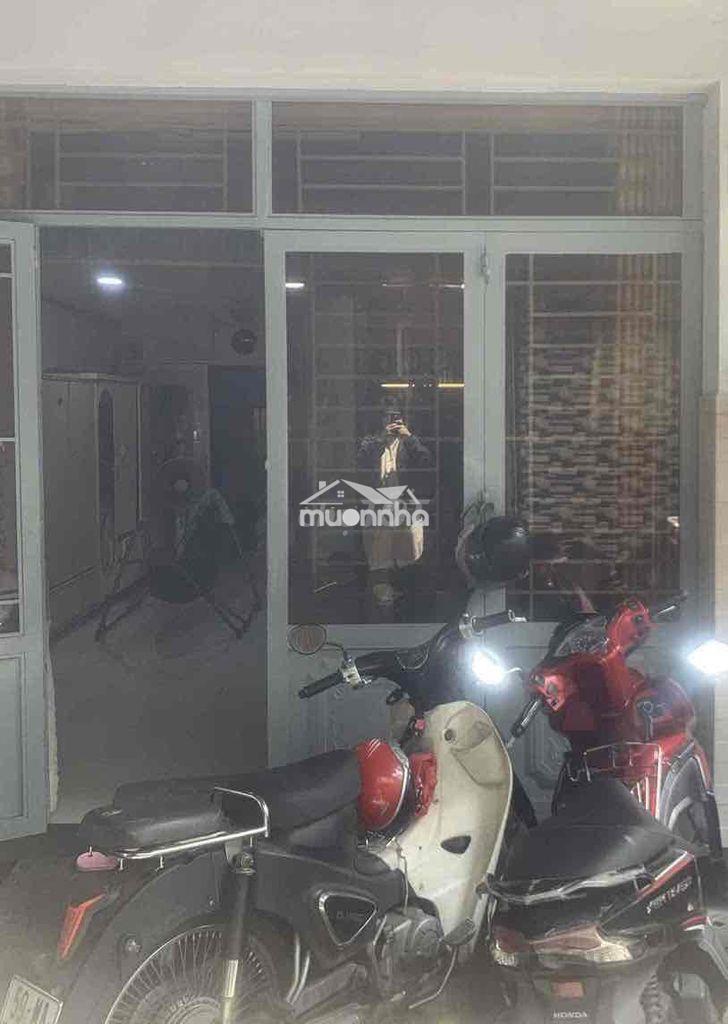 Chính chủ bán nhà 134,8m² hxh 2mt bến vân đồn, q4