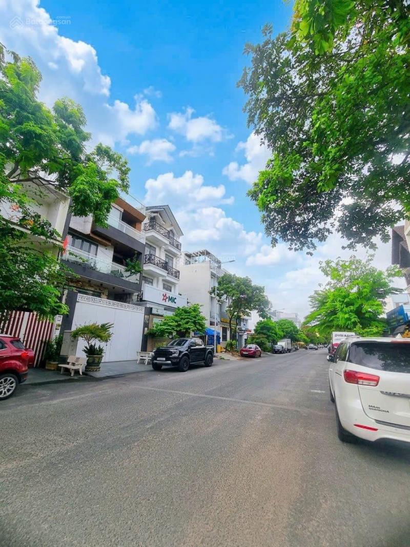 Siêu hot: nhà 4 tầng (380m sàn) đường 20m. mt kinh doanh. hbc lk tttm gigamail, thủ đức giá 21.5 tỷ - 2