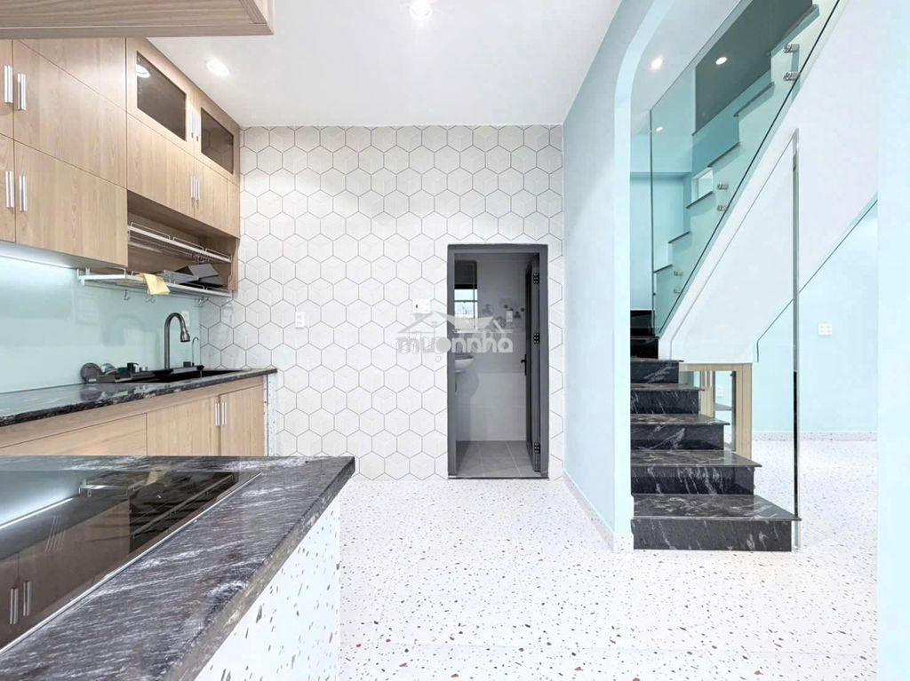 Nhà đẹp nội thất xịn - 40m2 vuông vức - 2 phòng ngủ - bùi đình tuý - 4