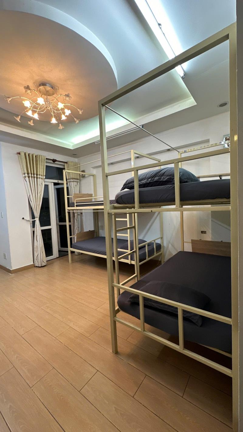 Cho thuê kí túc xá từ 1tr7/người ( có rèm che mỗi giường nha ) - 3