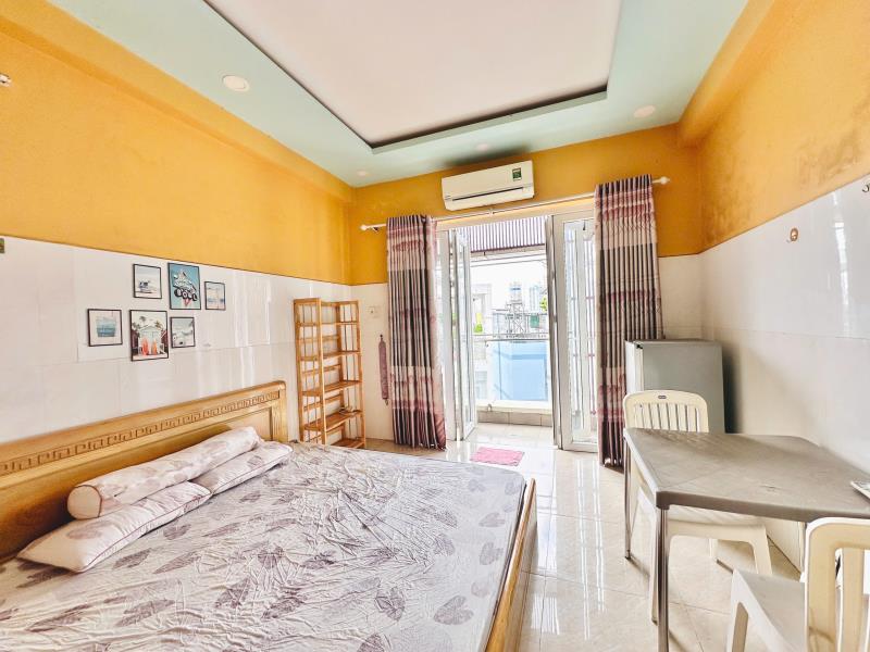 Phòng cho thuê cao cấp full nội thất có ban công riêng, siêu thoáng 25m2, phí dịch vụ free