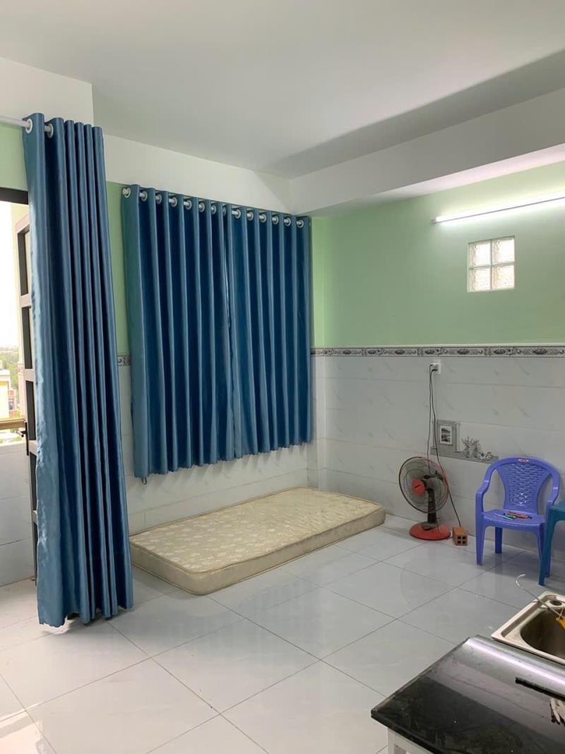 Phòng gần đh fpt, hutech cơ sở e, rộng rãi thoáng mát, có nội thất, máy lạnh - 2