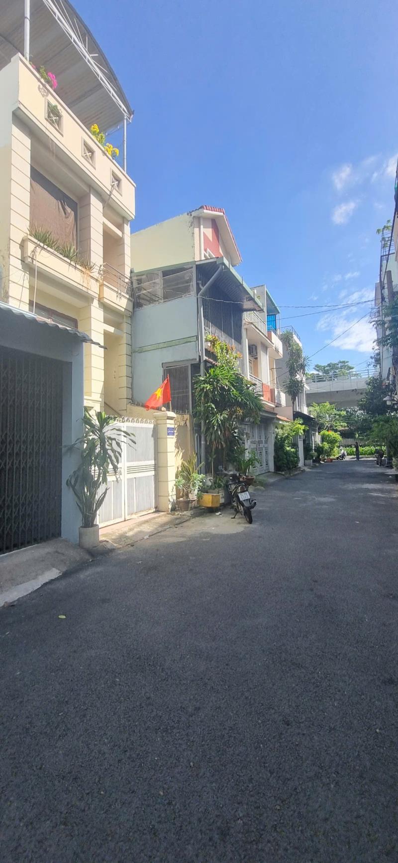Cho thuê nhà nguyên căn - oto ngủ trong nhà. số 266/ hoàng hoa thám - ngay chân cầu vượt - 3