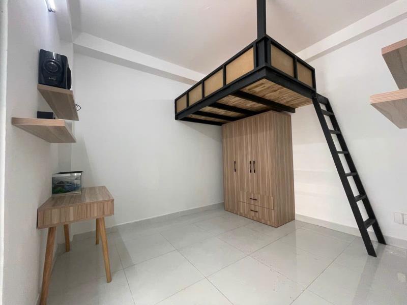 Phòng gác cao- có máy lạnh gần đại học công thương - 4