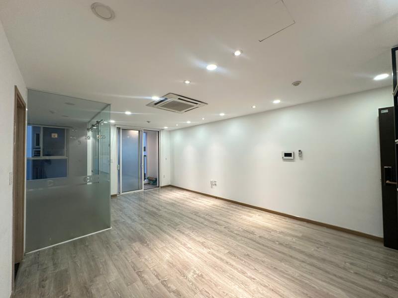 Officetel văn phòng 55m2, căn góc thoáng mát, nhiều ánh sáng - 2