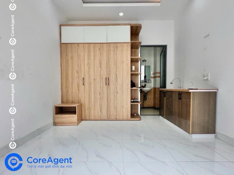 Studio - ban công - ngay nguyễn sơn - vhu