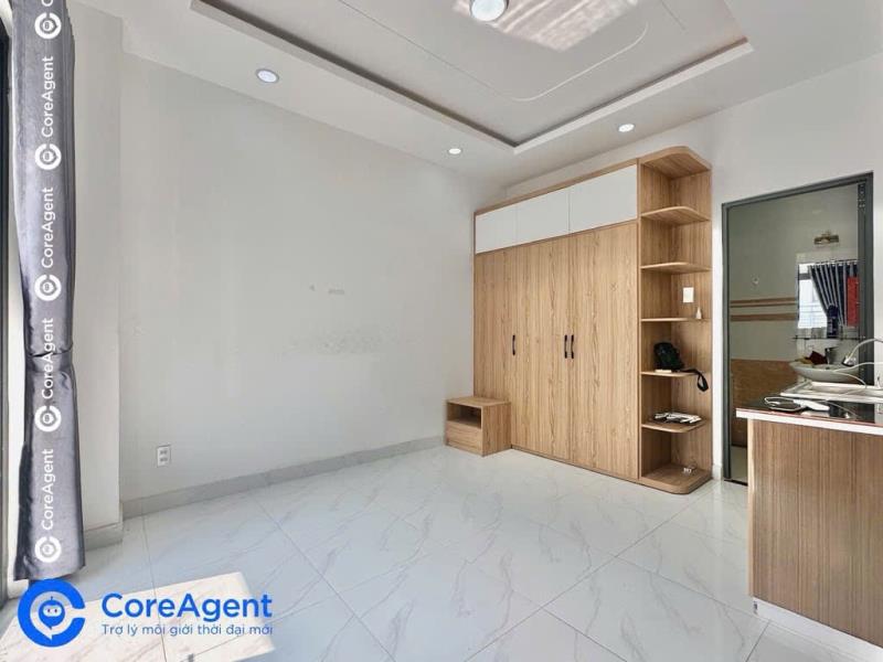 Studio - ban công - ngay nguyễn sơn - vhu - 2