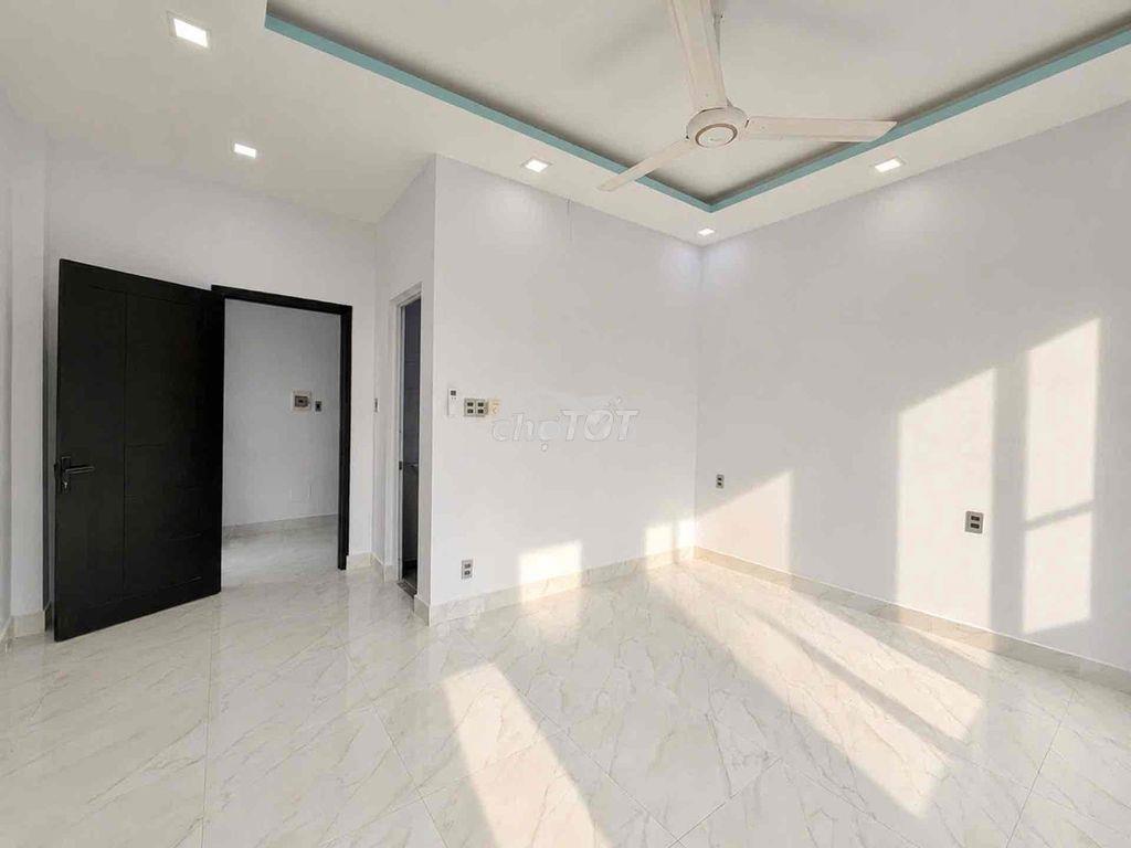 Bán nhà lô góc hẻm giáp phú nhuận - 4 tầng dtsd 140m2 - 3