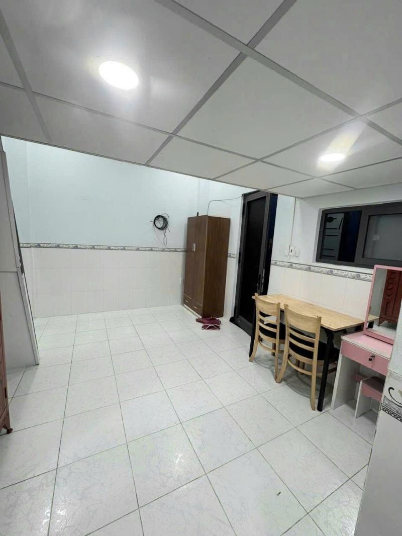 Cho thuê phòng có gác - 35m2 - phan văn trị gần đah văn lang