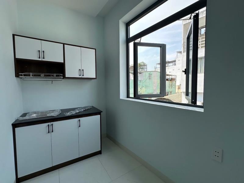🔥 Studio mới xây – cửa sổ lớn - bùi đình tuý