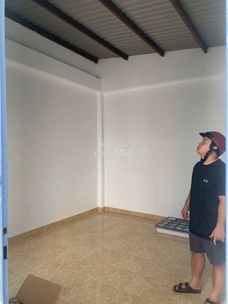 Cho thuê hẻm 10 m thông đường phan đình phùng: 4 x 18 m - 2