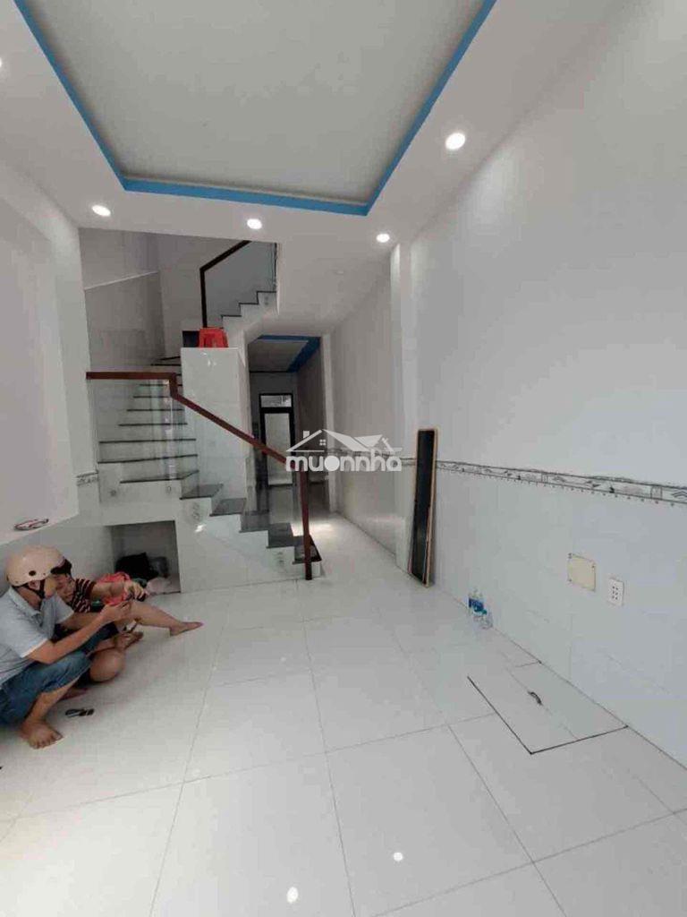 Rẻ quá bà con - nhà 3 tầng gần đồng tâm hóc môn - 70m2 - chỉ 2.8 tỷ - 2
