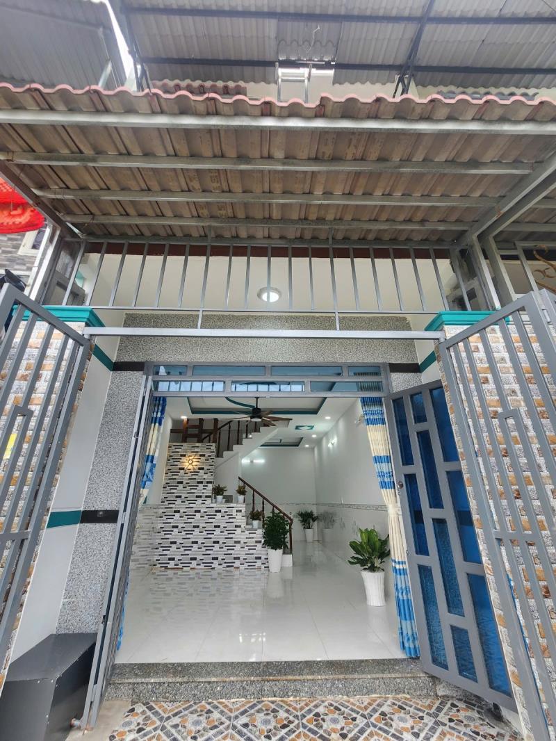 Bán nhà nở hậu gần hóc môn - giá 600 triệu - 2