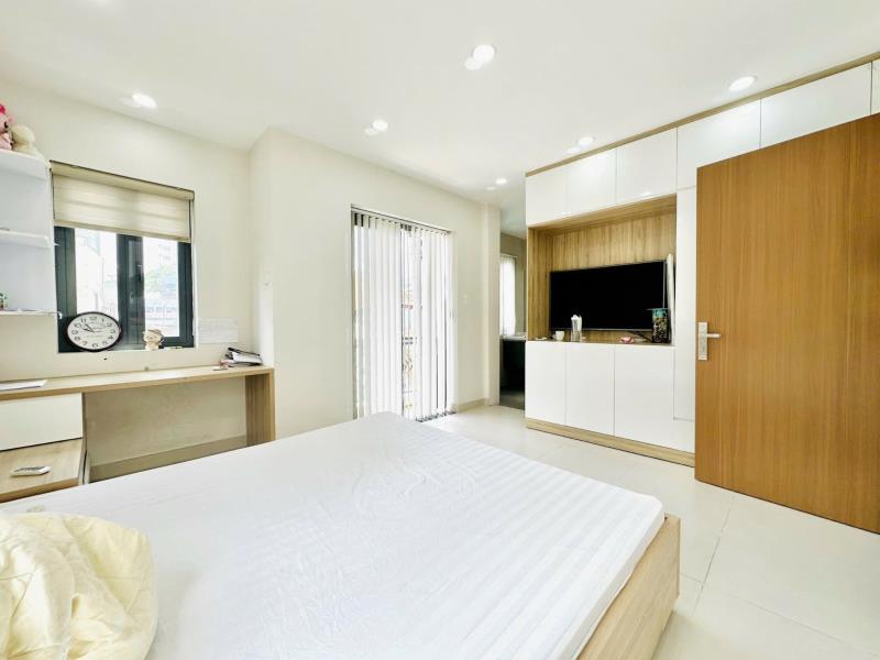 Cho thuê căn hộ có ban công đường hoàng hoa thám gần đại học văn lang, đại học hutech – quận bình thạnh - 2
